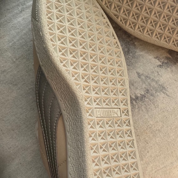 Puma women’s size 9 basket ball sneaker with ribbons - Picture 6 of 8